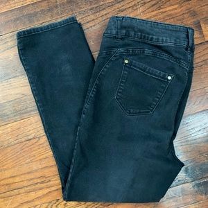 IMAN 14 Short black jeans with lots of stretch